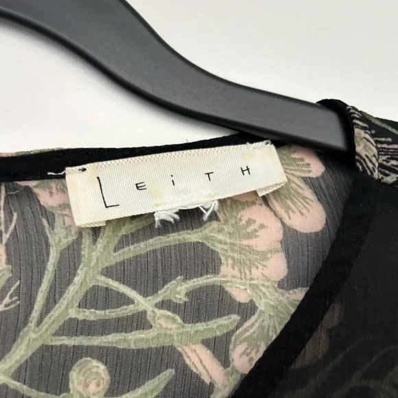 Leith Black Floral Blouse - Picture 3 of 4